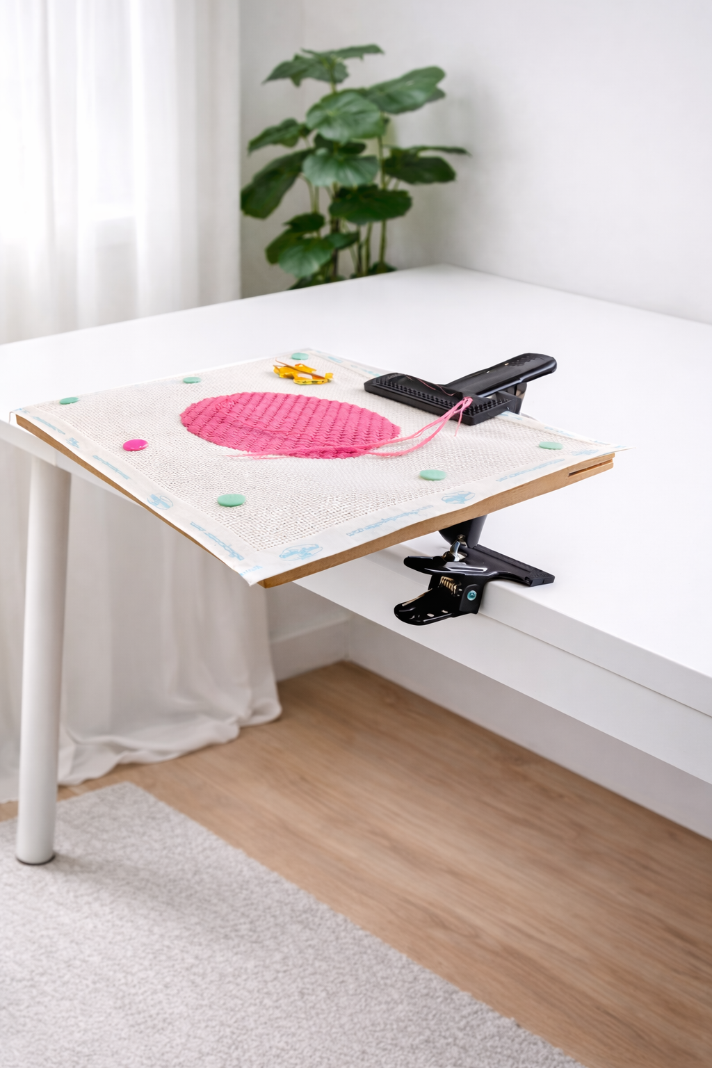 Canvas Clip Stand - 6.25″