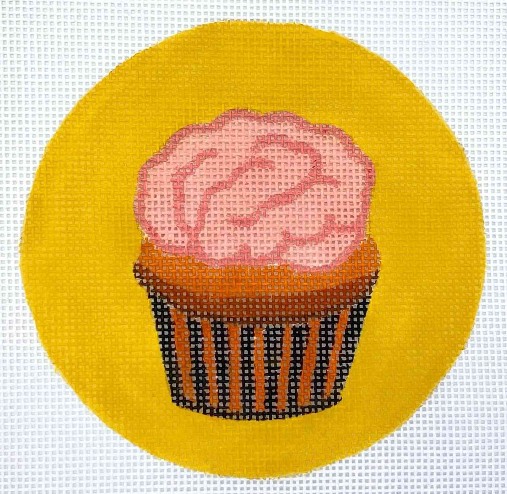Halloween - Cupcake with brain topping