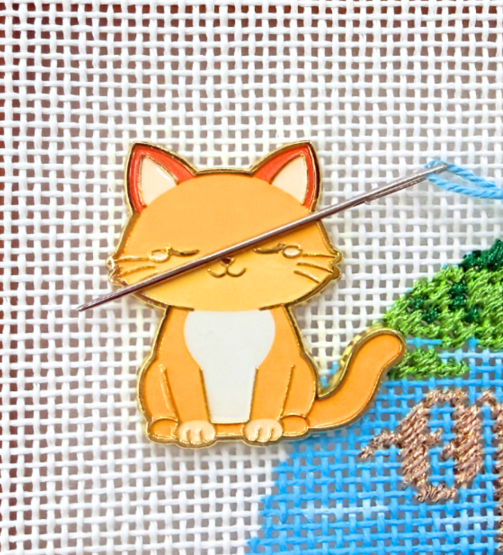 Cute cat - needle minder